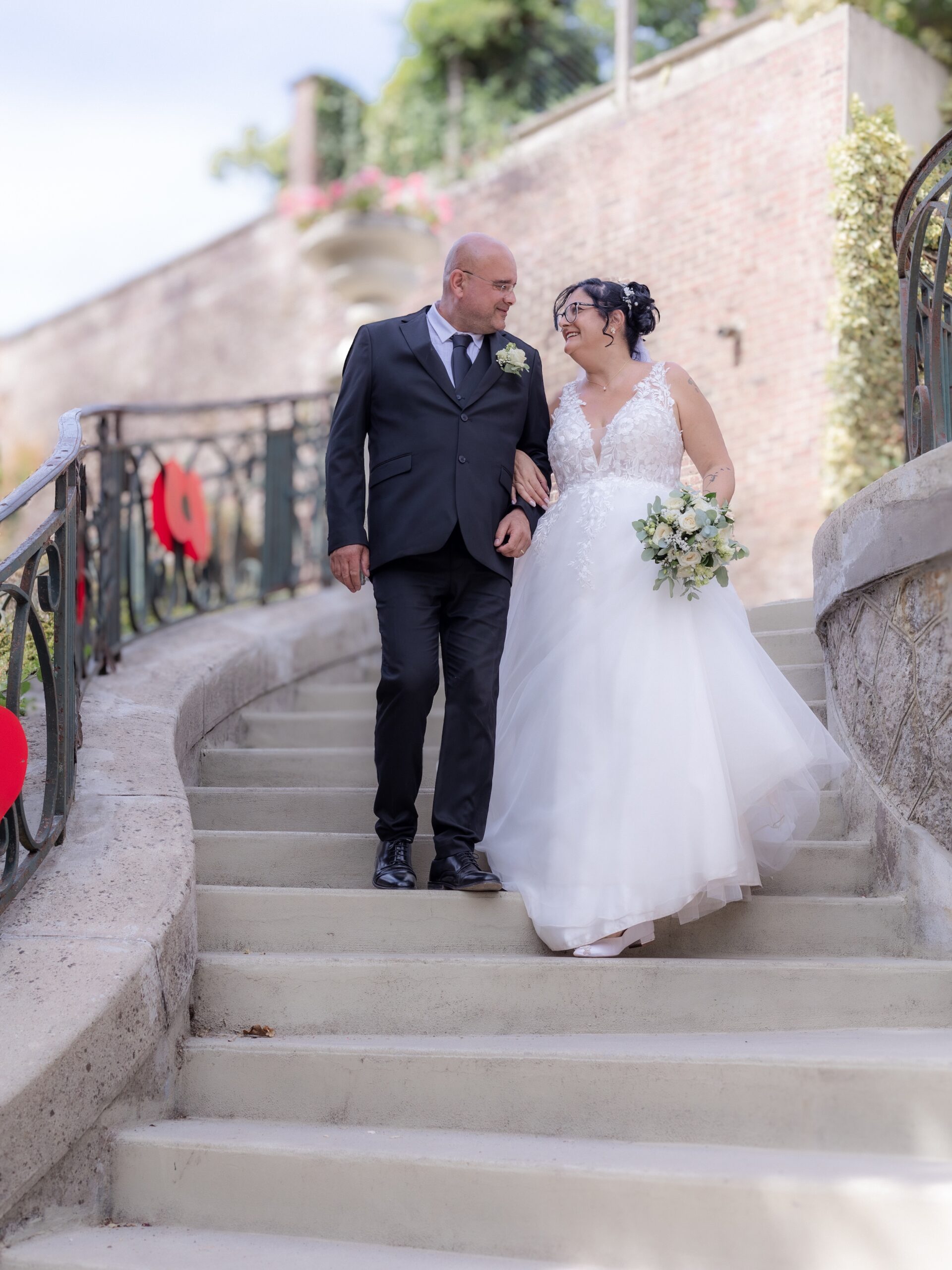 Les mariés après la cérémonie de mariage